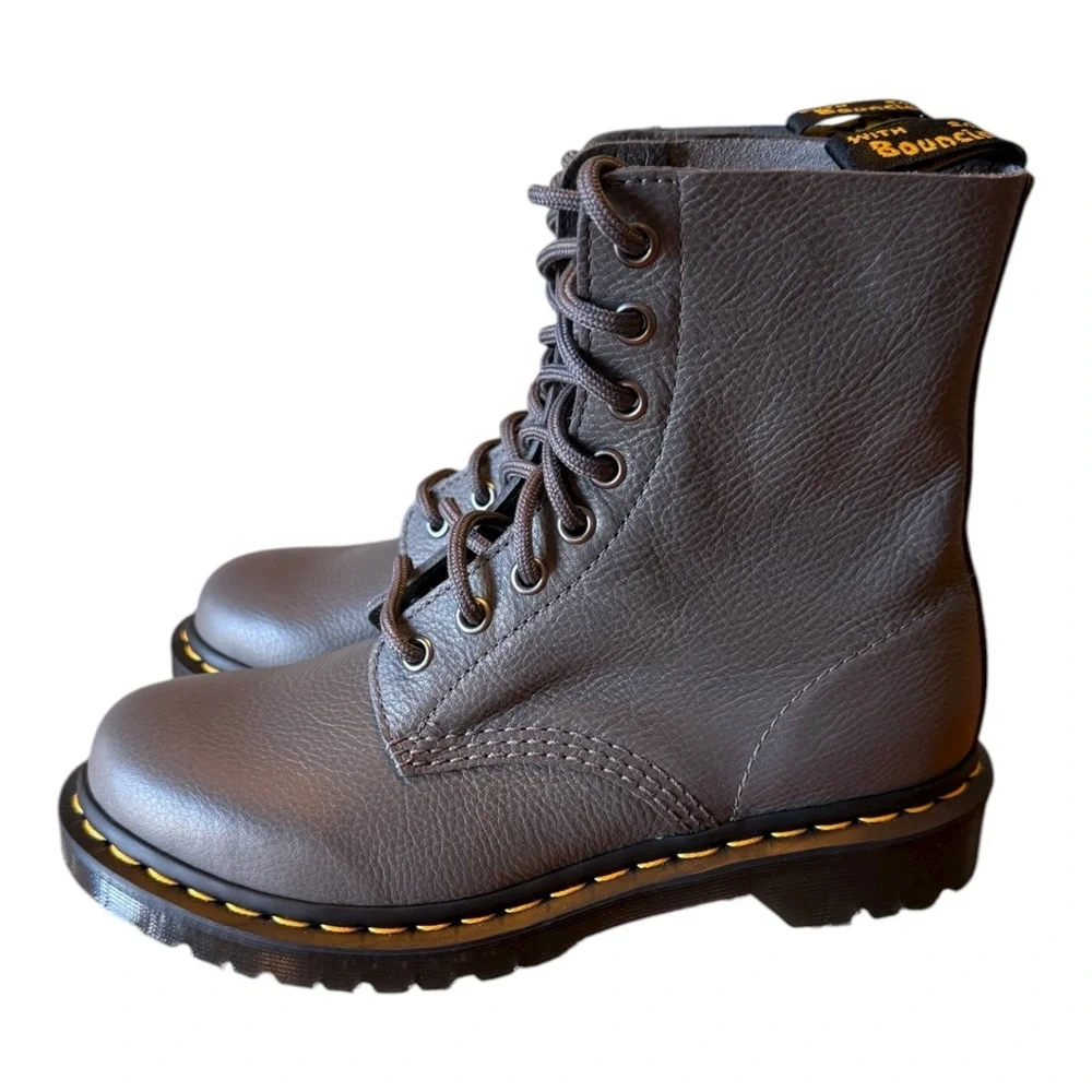 Dr. Martens woman’s 1460 Pascal Virginia Combat Boots Gunmetal Gray Sz 7 New - Picture 3 of 8